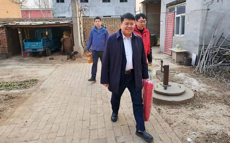 集團公司開展敬老助貧獻愛心送溫暖活動